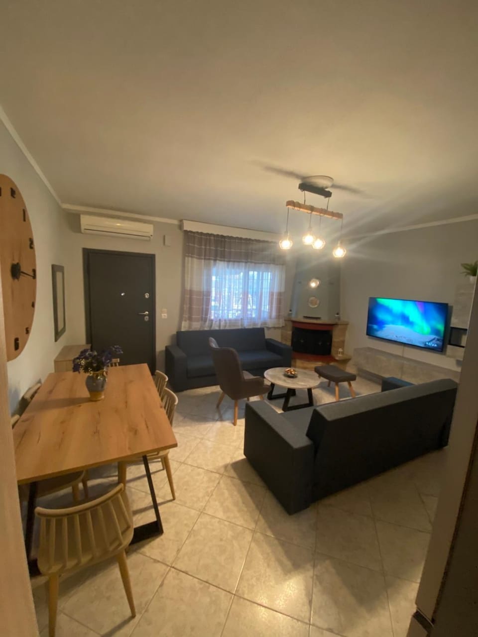 TV and multimedia, Living room, Dining area