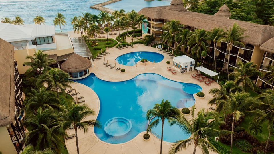 Beach, Swimming pool