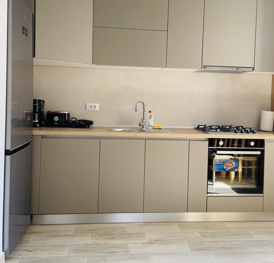 Kitchen or kitchenette, pet friendly, stove