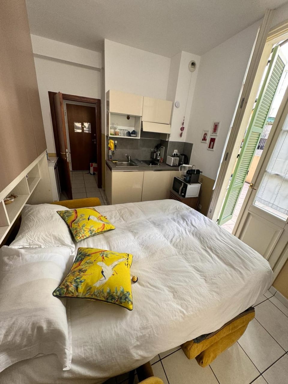 Bed, Kitchen or kitchenette, Living room, Photo of the whole room, Bedroom, minibar
