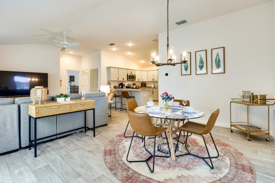 The Villages Home w/ Golf Cart & Community Pools! House in Wildwood
