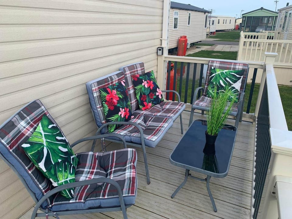 3 bed deluxe Golden Palm ML47 sleeps 8 Campground/ 
RV Resort in Chapel Saint Leonards