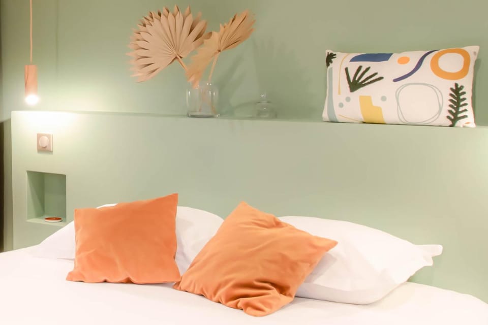 Bed, Bedroom