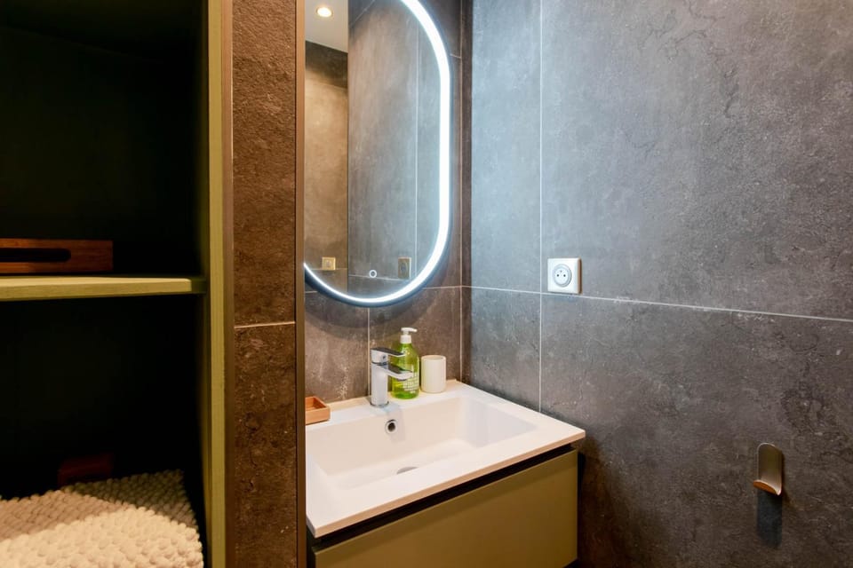 L48 Staywizus - 1 BDR AC Centre 10 mins Sea Apartment in Nice