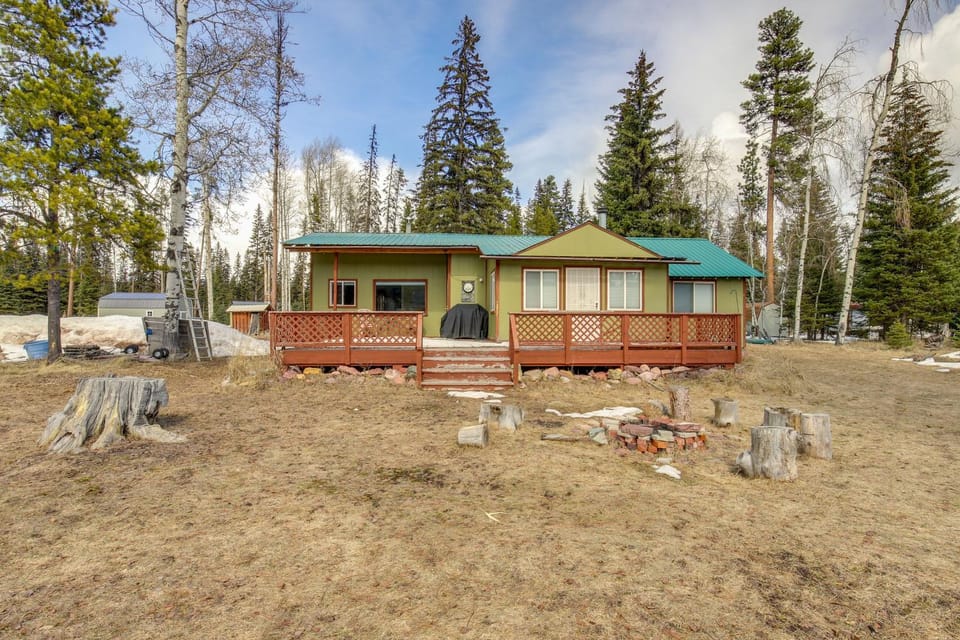 Hike, Bike & Boat: Cabin w/ Dock on Seeley Lake! Cabin in Seeley Lake