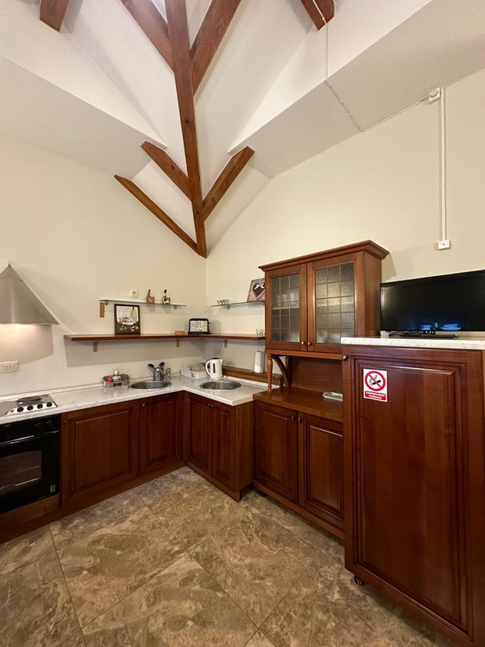 Kitchen or kitchenette, pet friendly, stove