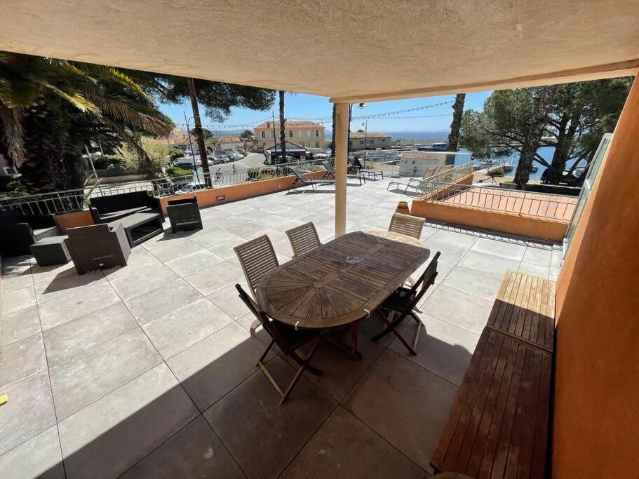 Patio, Day, Natural landscape, View (from property/room), Balcony/Terrace, Balcony/Terrace, Living room, Seating area, Dining area, Sea view