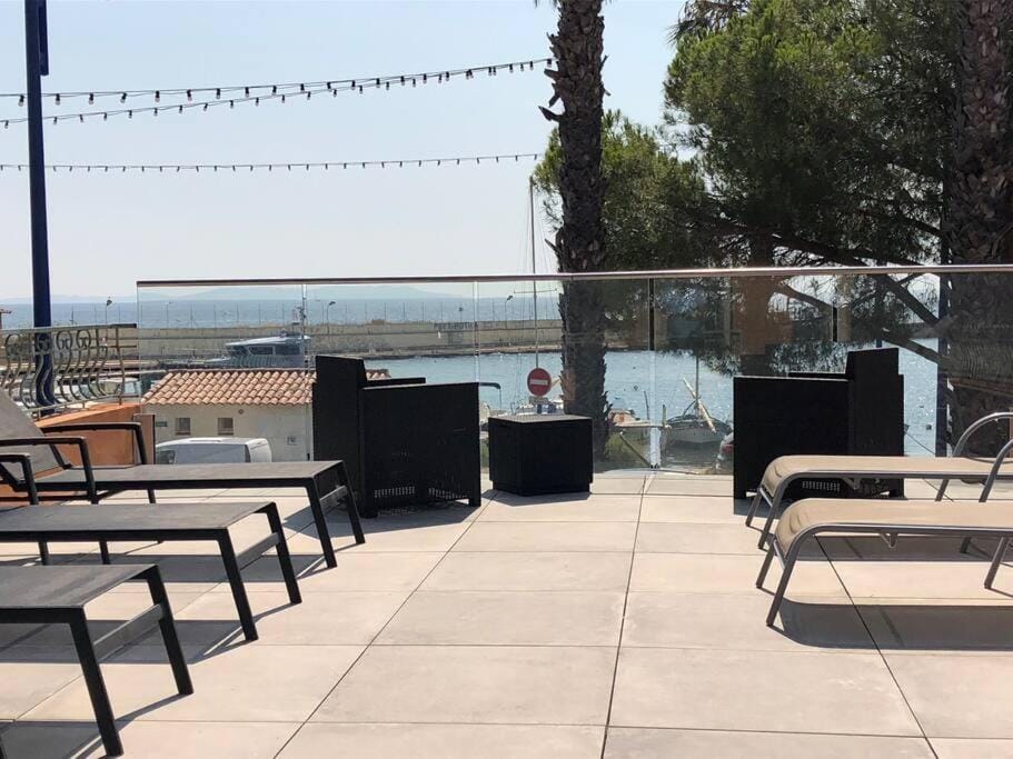 Patio, Day, Natural landscape, View (from property/room), Balcony/Terrace, Balcony/Terrace, Living room, Seating area, Dining area, Sea view