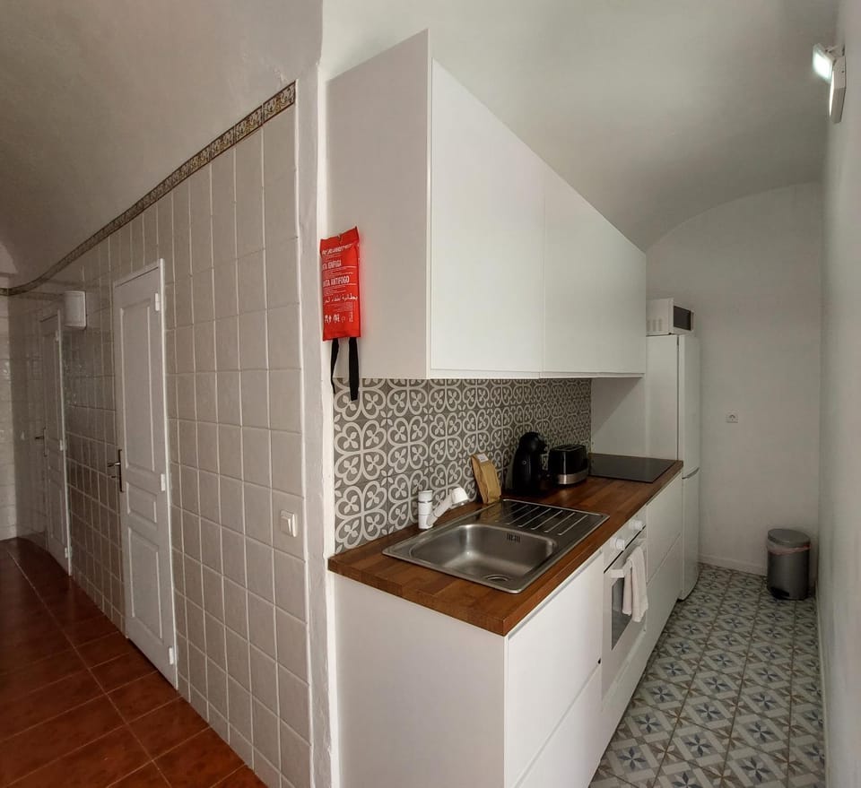 Kitchen or kitchenette, minibar, pet friendly, stove