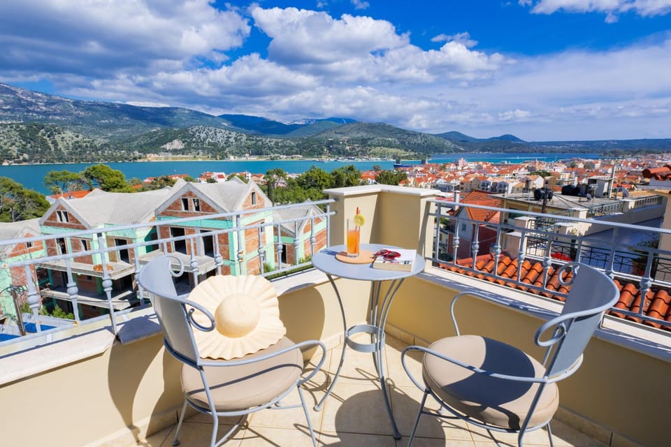 Patio, View (from property/room), Balcony/Terrace, Balcony/Terrace, City view, Mountain view, Sea view