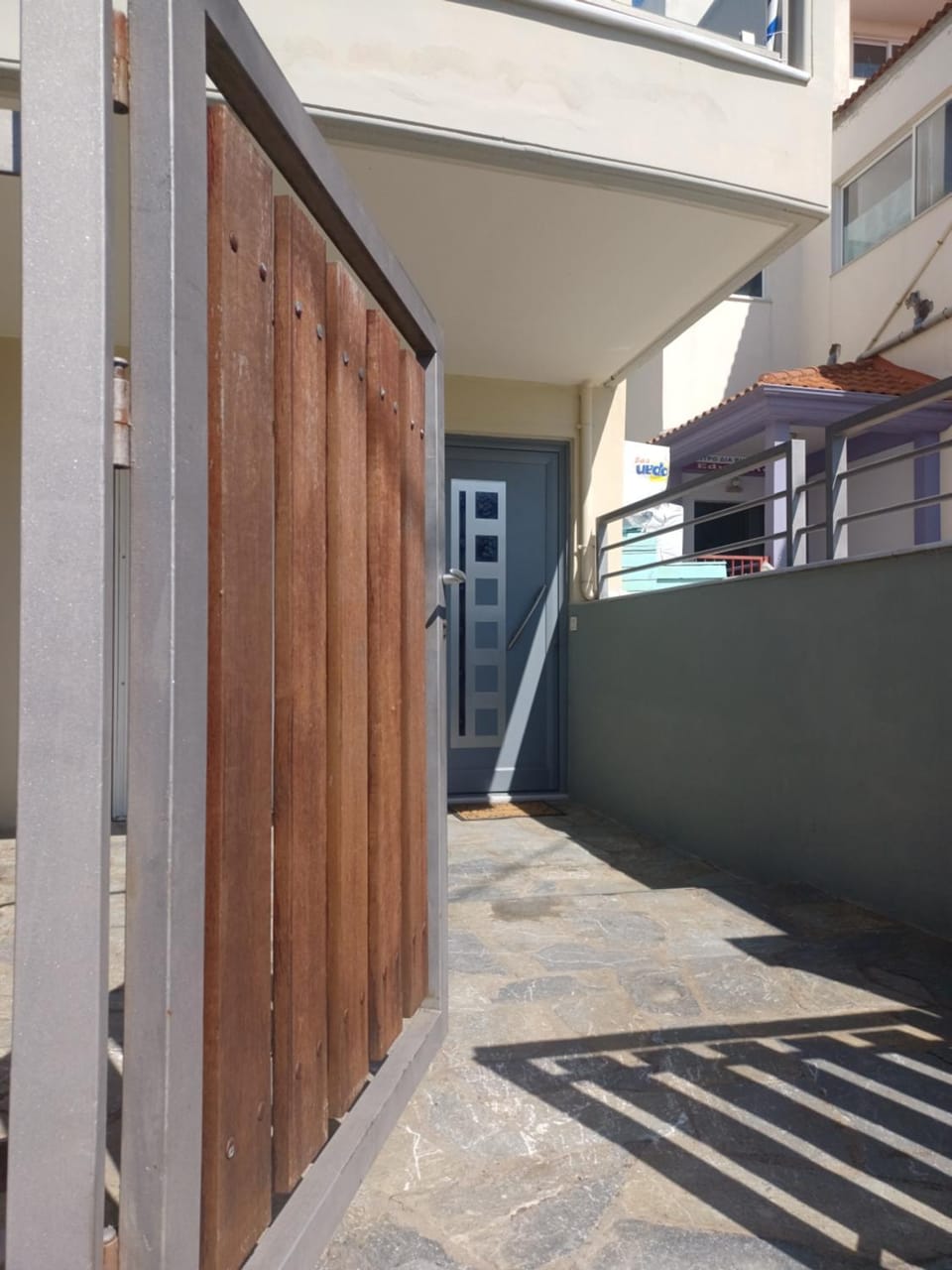 Facade/entrance