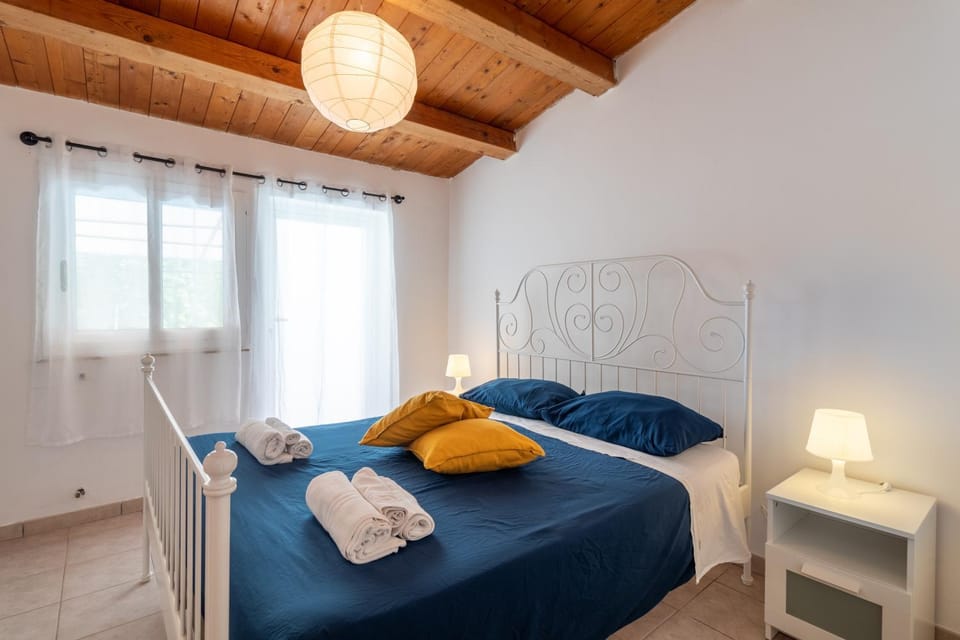 Property building, Living room, Bedroom