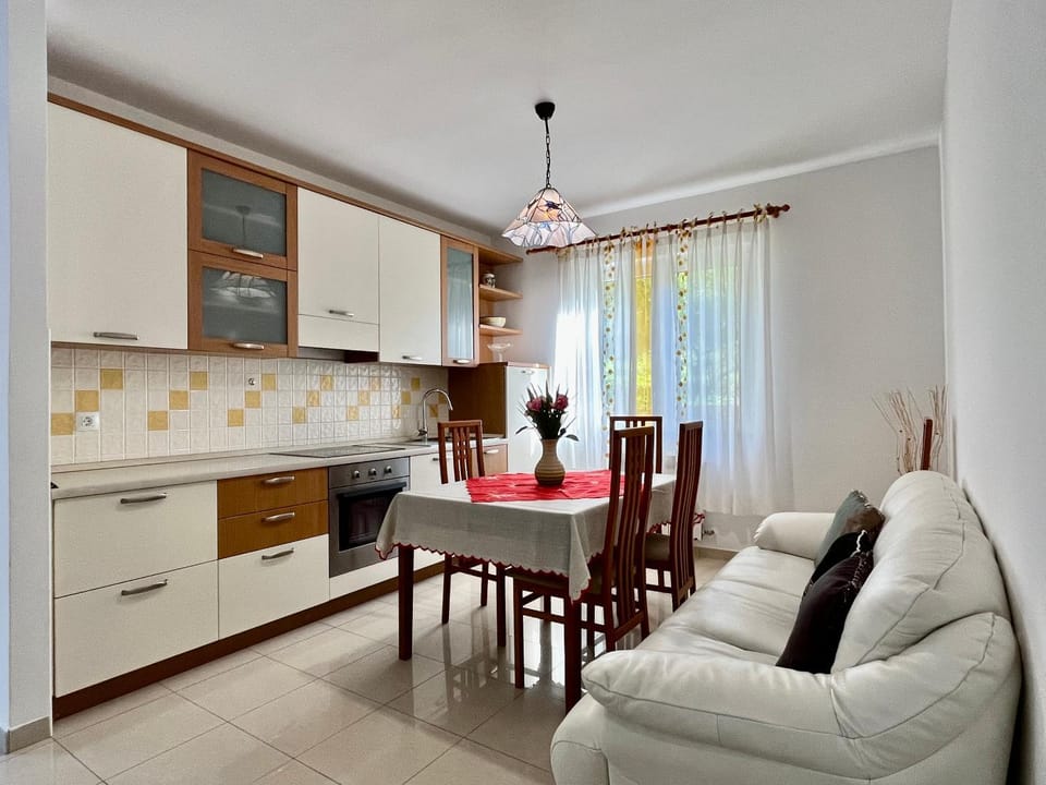 Kitchen or kitchenette, Living room, Dining area