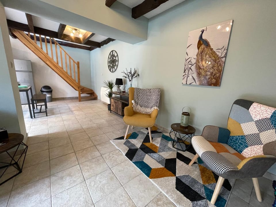 Living room, Seating area