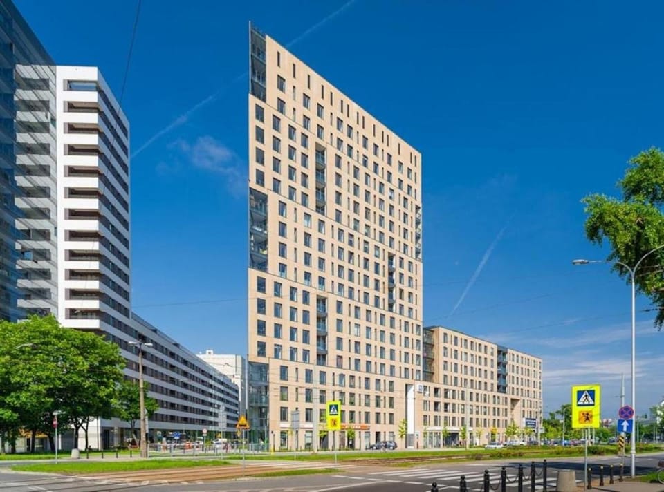 Property building, Neighbourhood, City view, Location