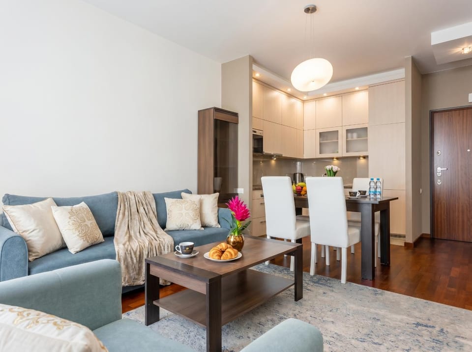 Kitchen or kitchenette, Living room, Food and drinks, Seating area, Food, minibar, oven, pet friendly, stove