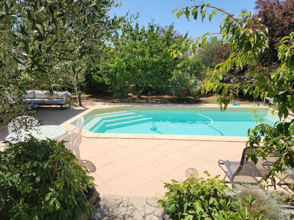 Swimming pool, sunbed