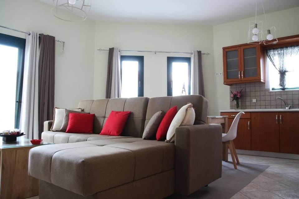 Kitchen or kitchenette, Living room, Seating area