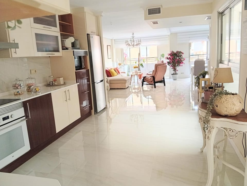 Kitchen or kitchenette, Dining area, dishwasher, oven, stove