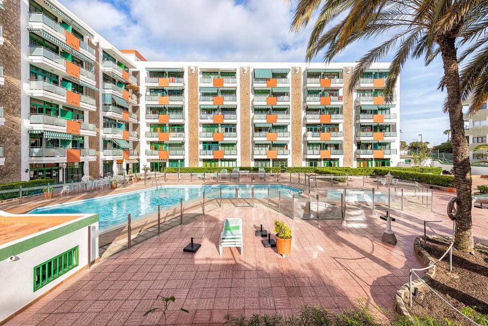 Property building, Pool view, Swimming pool