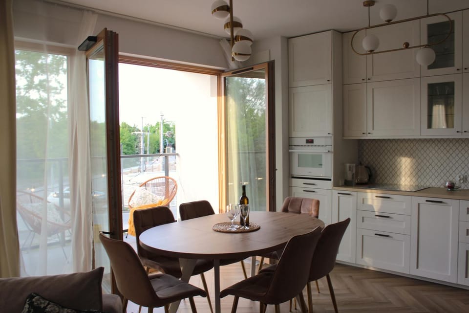 Kitchen or kitchenette, Dining area, dishwasher, minibar, pet friendly, stove
