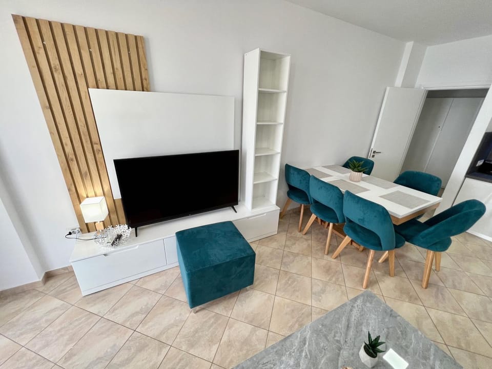 TV and multimedia, Dining area