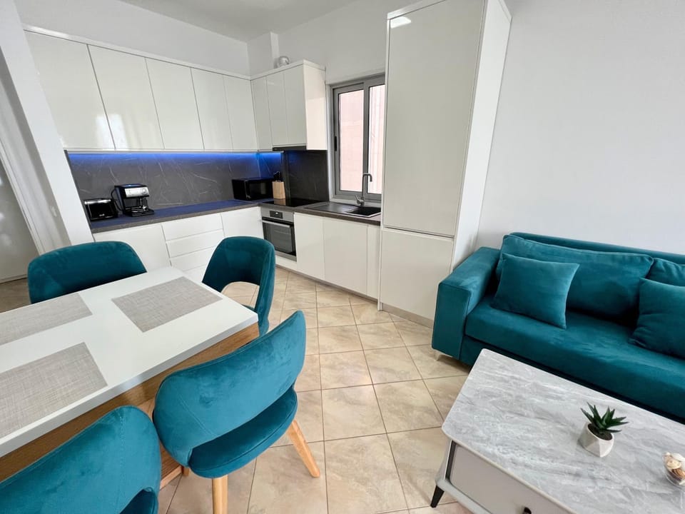 Kitchen or kitchenette, Living room, Dining area