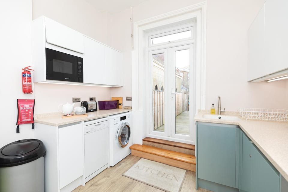 dishwasher, minibar, washing machine, kitchen, kitchen