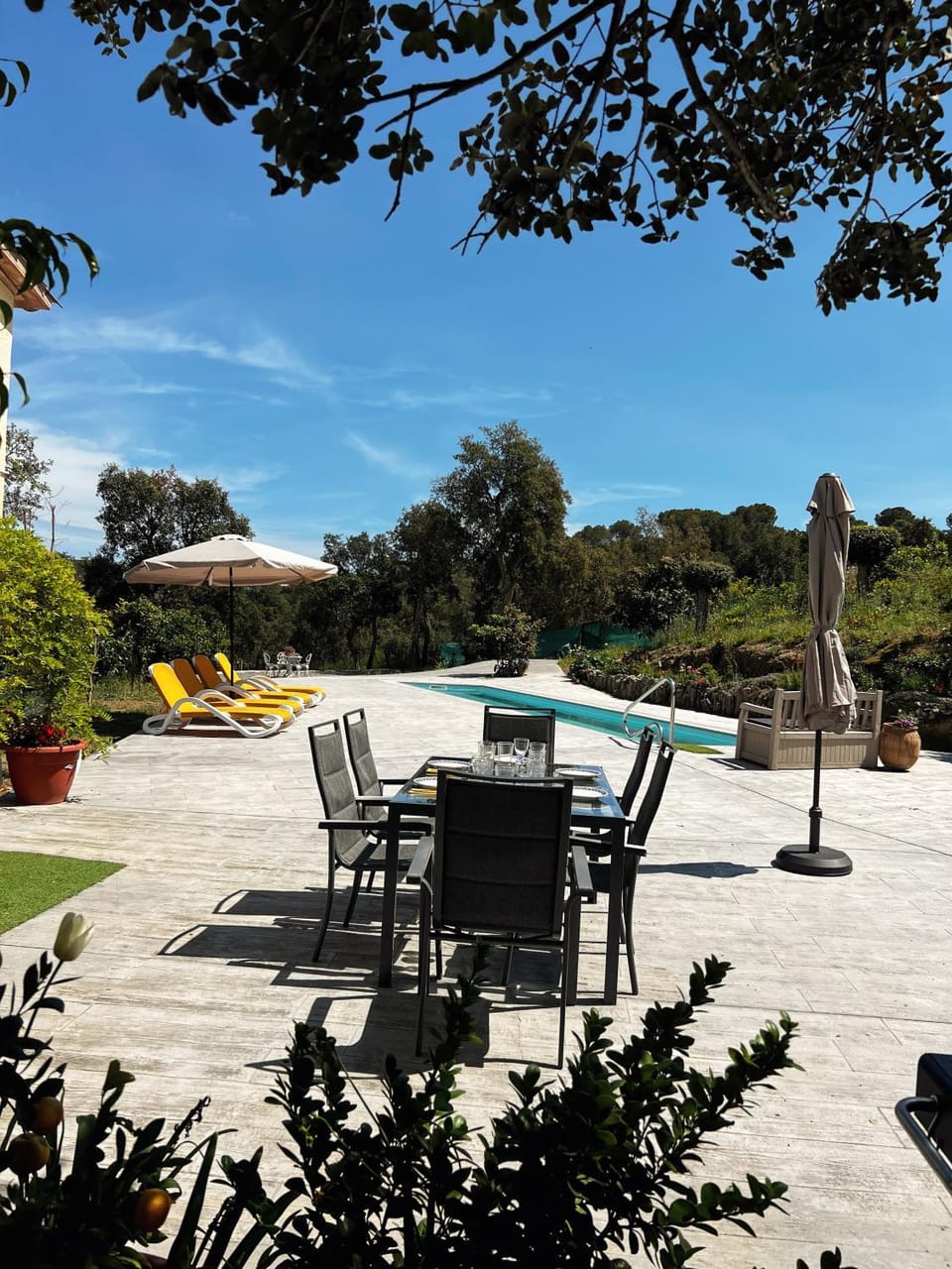 Day, Garden, Dining area, Garden view, Pool view, Swimming pool, sunbed