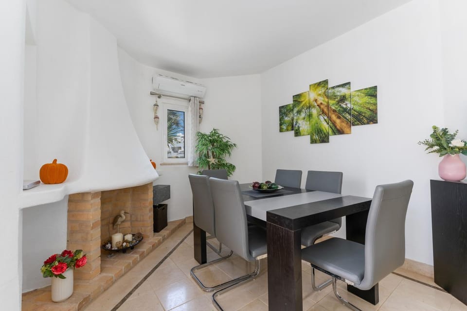 Balaia Golf Poolside Retreat - Superior 2 bed villa Apartment in Olhos de Água