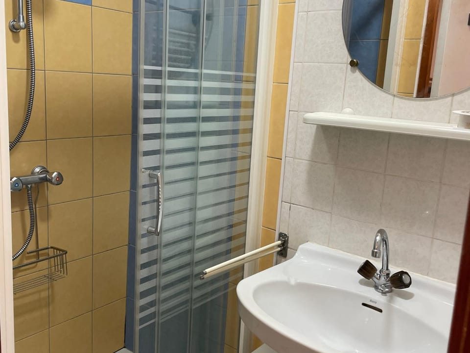 Gîte cosy au calme avec grand jardin, proche du Mans - Parking privé, Wifi fibre, équipements complets - FR-1-410-392 House in Pays de la Loire