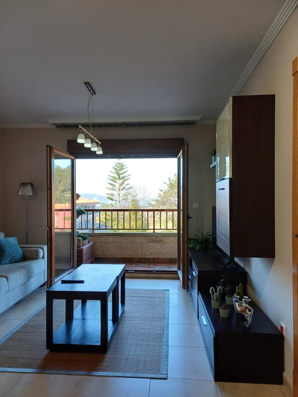 View (from property/room), Balcony/Terrace, Living room, Lounge or bar, Photo of the whole room, Sea view, internet