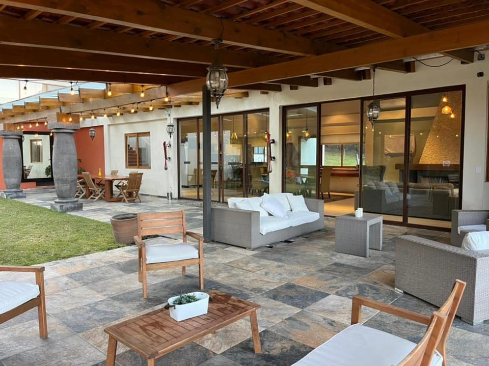 Day, Garden, Balcony/Terrace, Seating area, sunbed