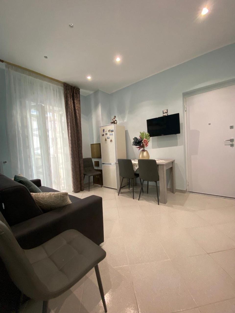 TV and multimedia, Kitchen or kitchenette, Living room, Seating area, Dining area, minibar, oven
