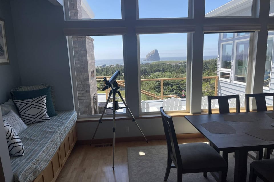 High Tide Retreat House in Pacific City