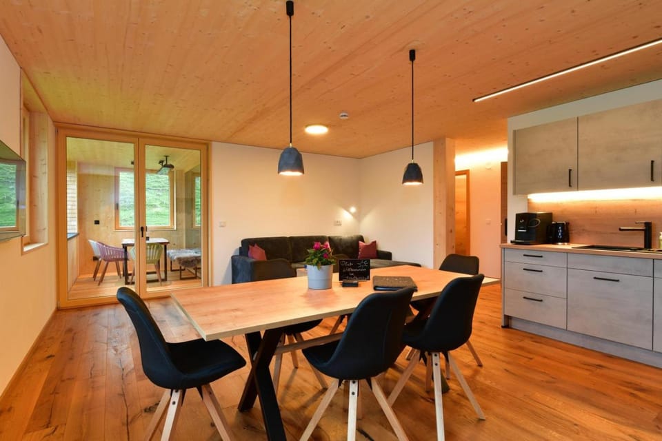 Kitchen or kitchenette, Living room, Seating area, Dining area