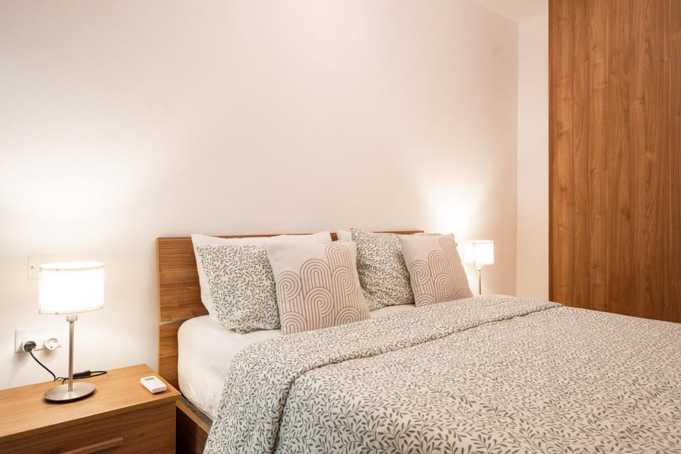 Bed, Photo of the whole room, Bedroom