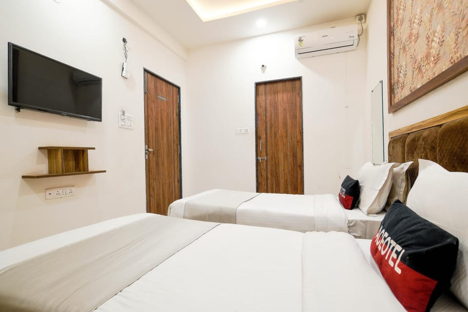 Bed, TV and multimedia, Photo of the whole room, Bedroom, air conditioner