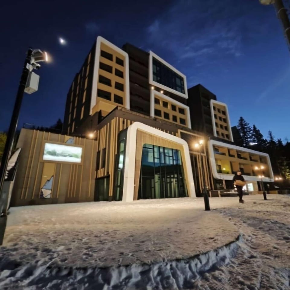 Property building, Night, Location