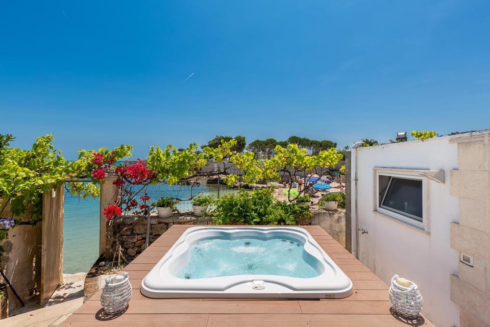 Natural landscape, Hot Tub