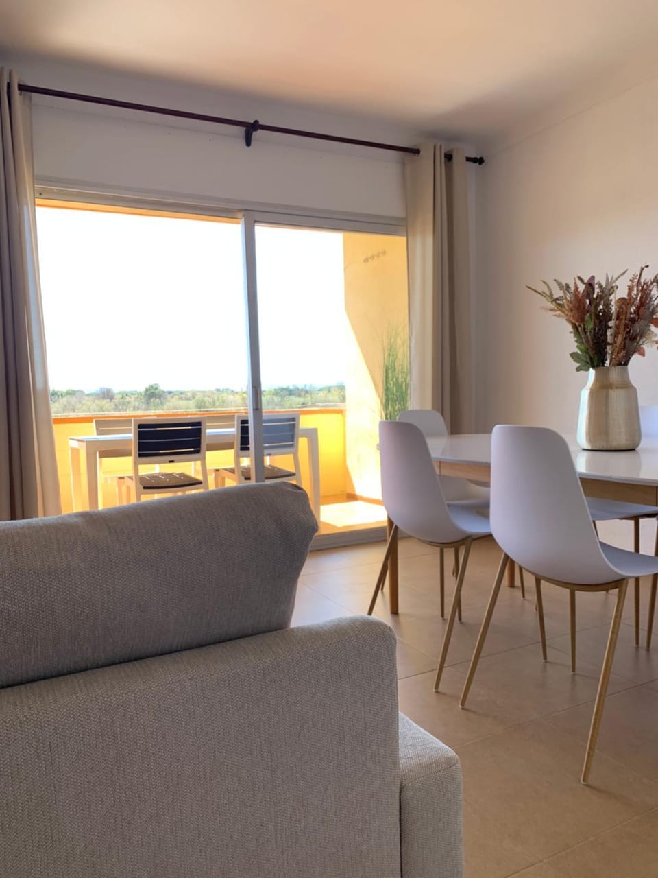 View (from property/room), Living room, Dining area