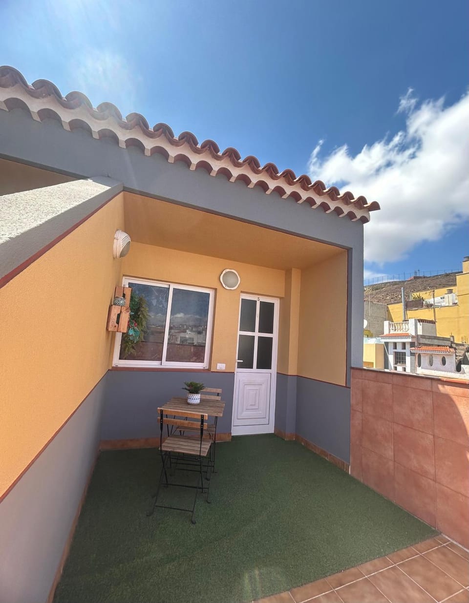 ACOGEDOR ATICO CON TERRAZA EN SAN CRISTOBAL DE LA LAGUNA Apartment in Santa Cruz de Tenerife