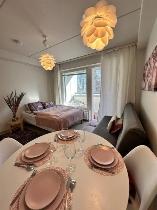 Bed, Dining area