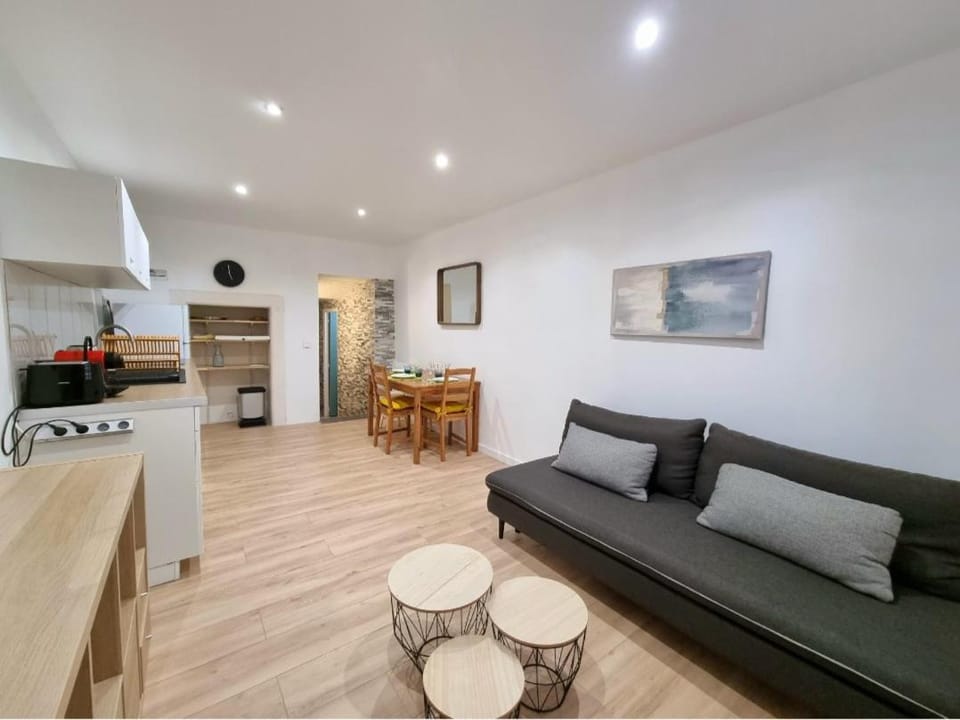 Kitchen or kitchenette, Living room, Dining area