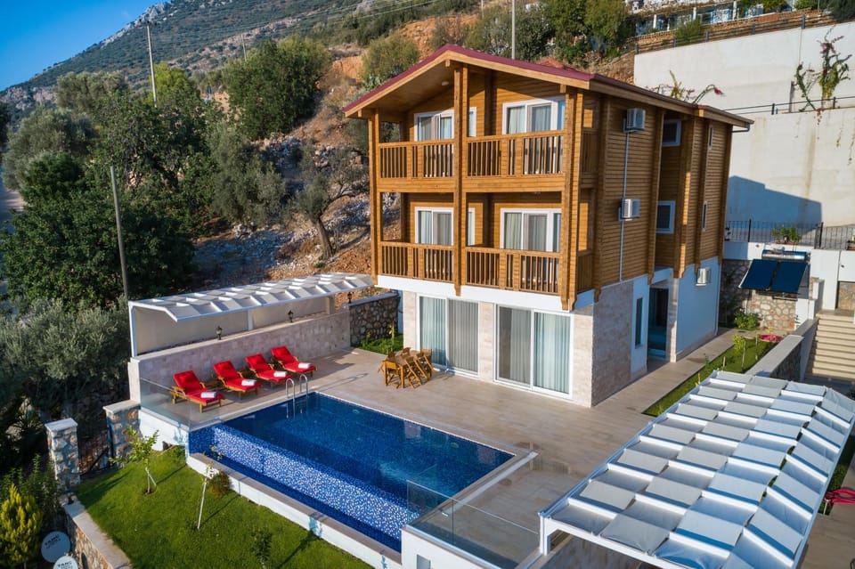 Property building, Swimming pool, Swimming pool, sunbed