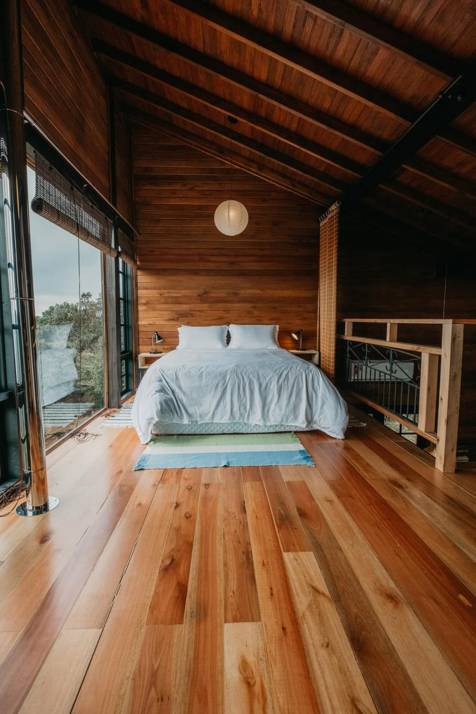 Bed, Natural landscape, Photo of the whole room, Bedroom