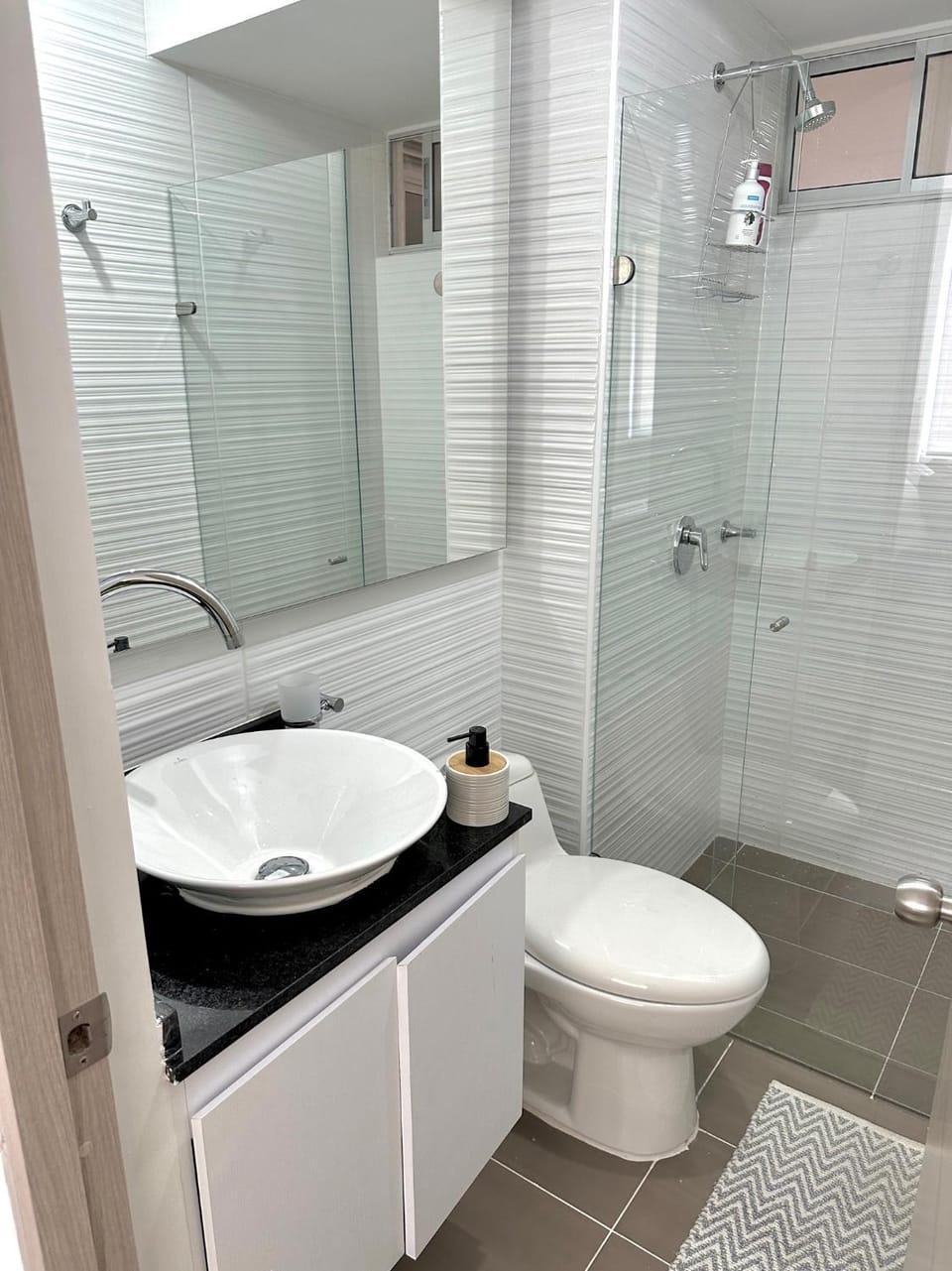 Shower, Bathroom, air conditioner