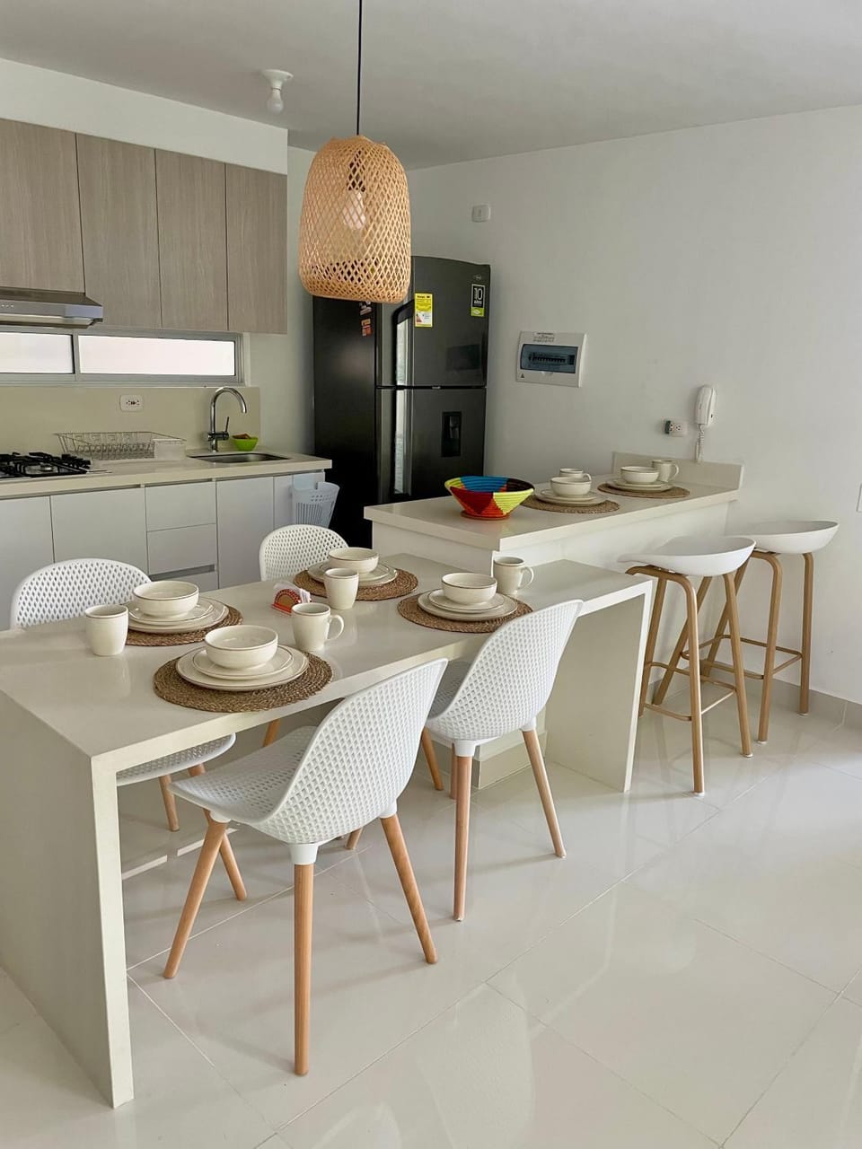 Kitchen or kitchenette, Dining area