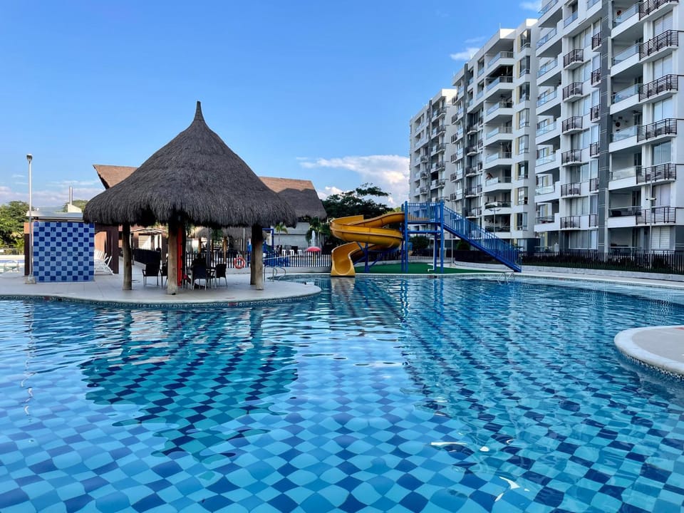Pool view, Swimming pool, Time of day, hair dresser