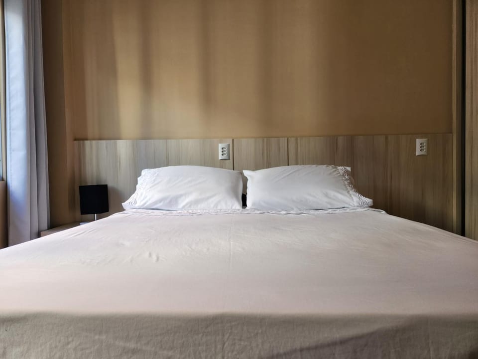 1 quarto a 200mts da praia Central, GARAGEM, WI-FI 160 Mbps, PET-FRIENDLY Apartment in Camboriú